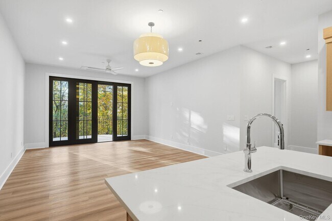 Foto del edificio - 34 Clinton Ave