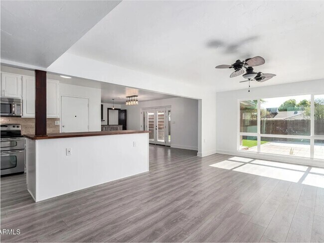 Foto del edificio - 2009 N 68th St