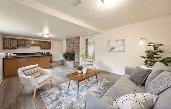 Building Photo - 11835 SE Valley View Ter