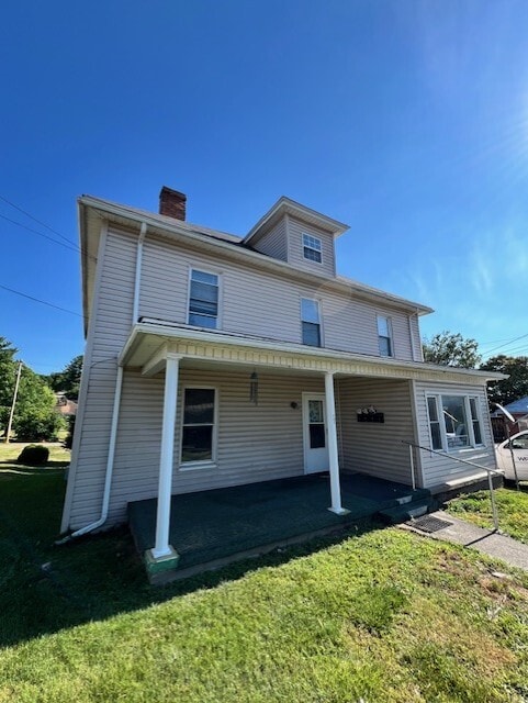Building Photo - 402 Straley Ave