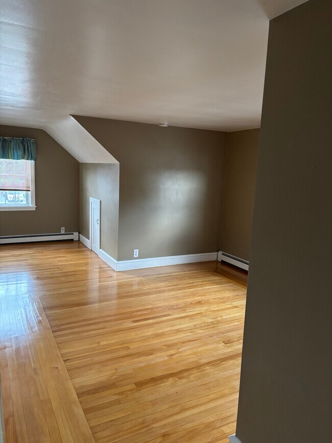 Building Photo - 13 Stayton St