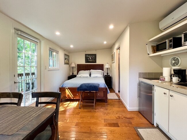 Foto del edificio - 3138 Browns Valley Rd