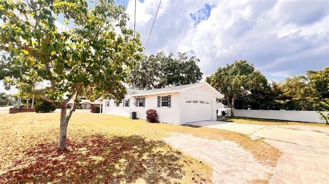 Building Photo - 4709 Redfern Dr