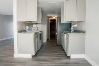 Building Photo - 5884 Dewberry Way