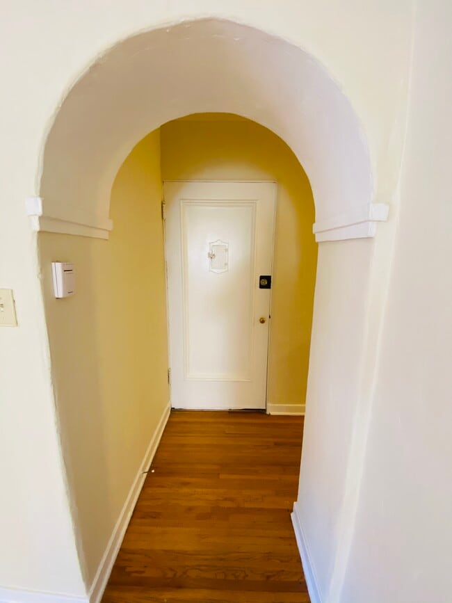 Entryway - 8323 Blackburn Ave