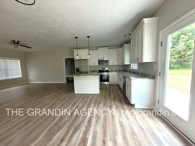 Foto del edificio - 315 Trinity Rd