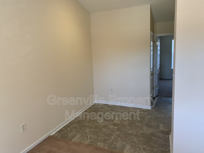 Building Photo - 3005 MacGregor Downs Rd