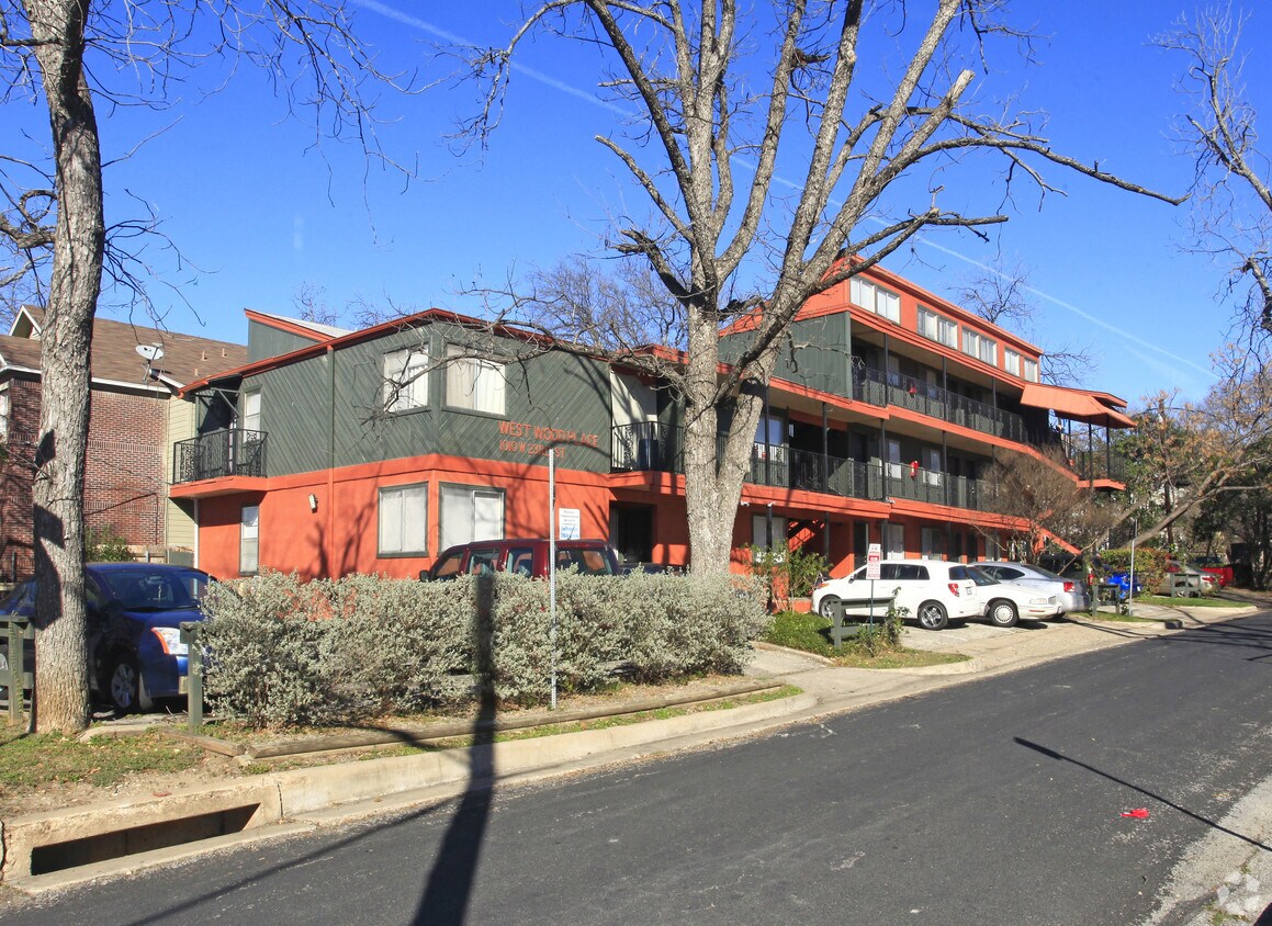 Building Photo - Three Friends Apartments