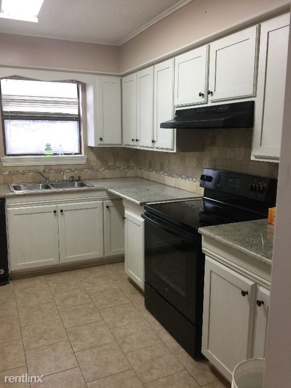 Building Photo - 3 br, 2 bath House - 14424 silverthrone