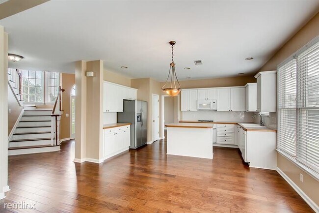Building Photo - 4 br, 2 bath House - 4249 Ashland Circle