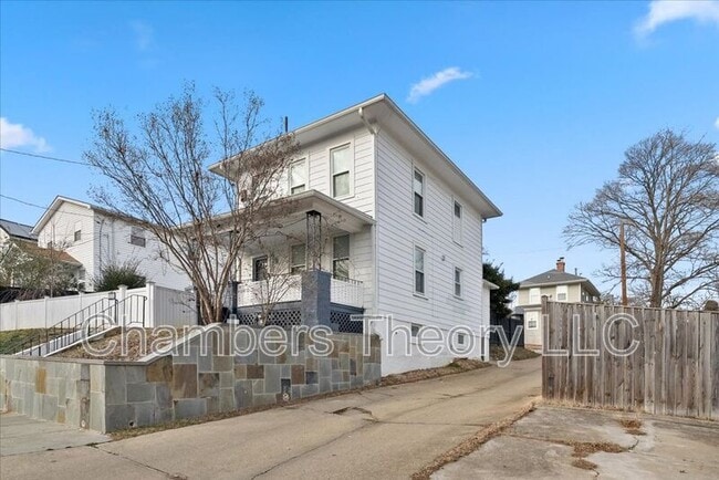 Building Photo - 4252 Clay St NE