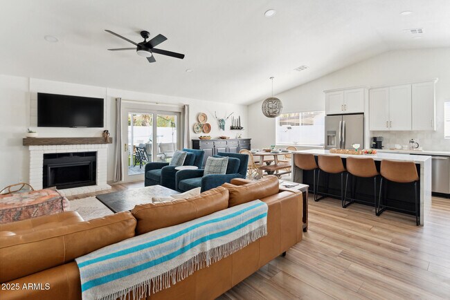 Foto del edificio - 15641 N 63rd St