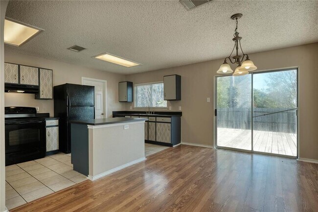 Building Photo - 3205 Settlement Dr