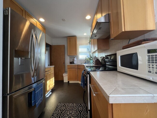 Foto del edificio - Stylish 3-Bed Home with Open Floor Plan, B...