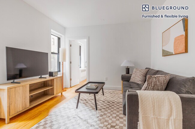 Building Photo - 10 W 65th St