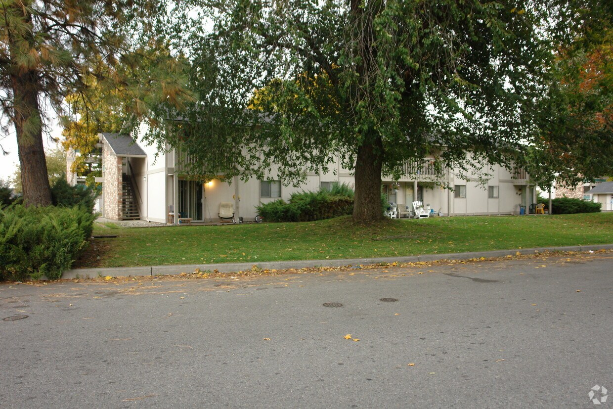 Foto del edificio - 10807-10819 E 3rd Ave