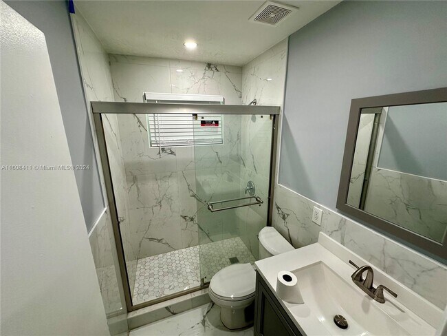 Foto del edificio - 810 NW 40th St