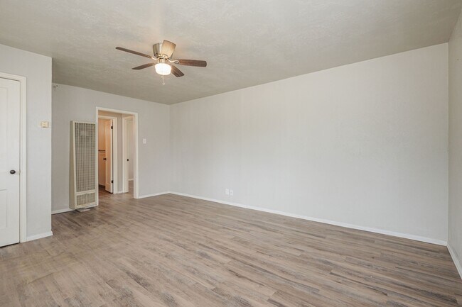 Foto del edificio - 1707 Cannell Ave