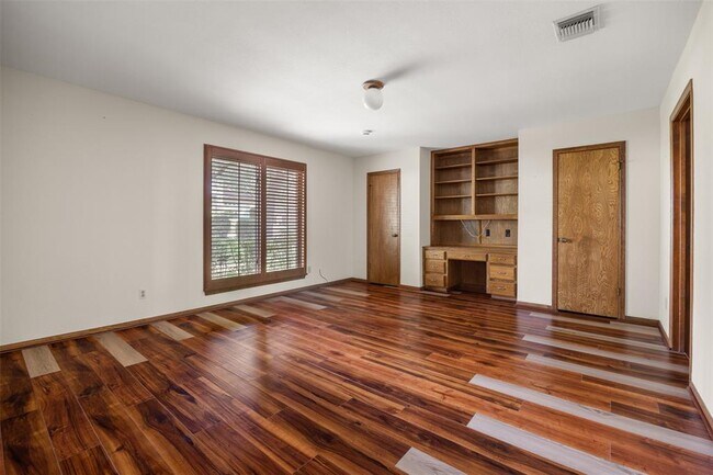 Building Photo - 6007 Ivy Hills Dr