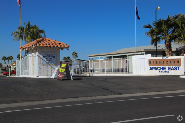 Building Photo - Apache East