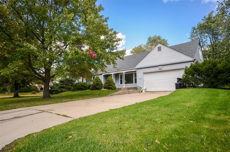 Primary Photo - 1S481 Wainwright Rd