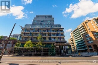 Building Photo - 68-568 Merton St
