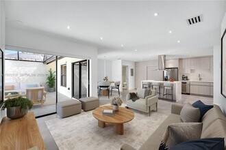 Building Photo - 2616 Carambola Cir N