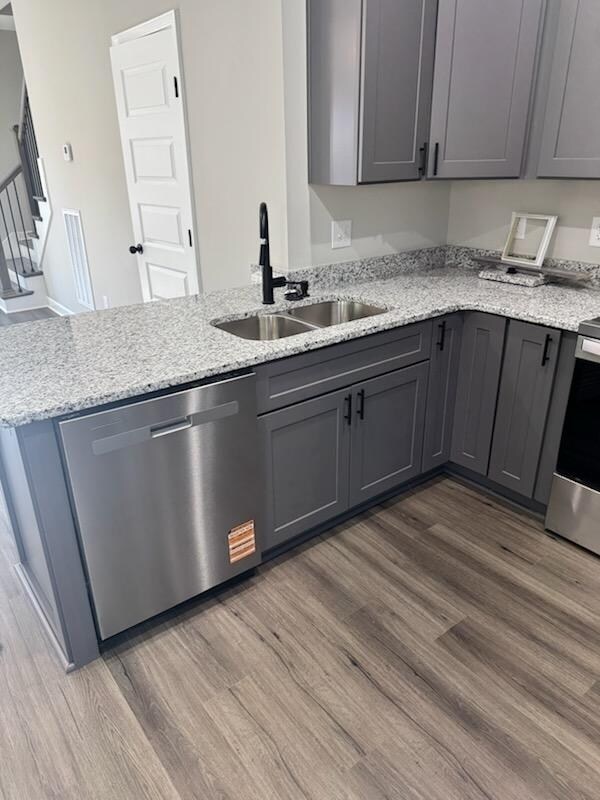 Building Photo - 402 E Bledsoe St