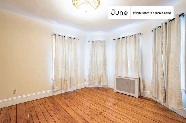 Foto del edificio - Room in Shared 4 bed/1.5 bath home