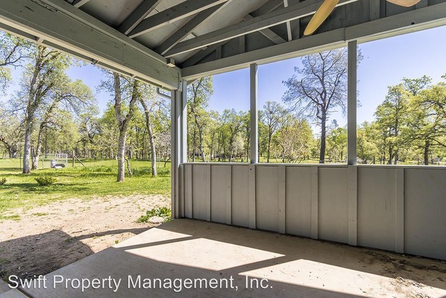 Building Photo - 13749 Bear Mountain Rd