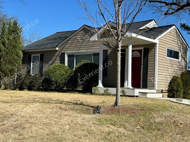 Foto del edificio - 1911 Woodland Hills Ave NW