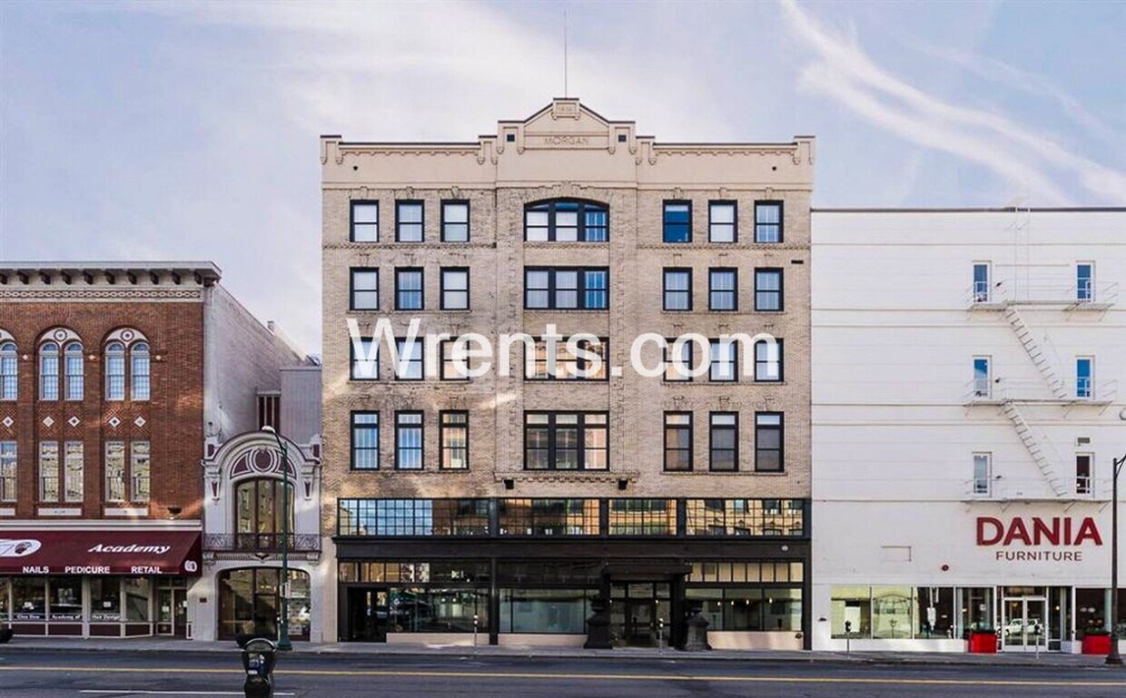 Primary Photo - Beautiful Condo in the Heart of Downtown S...