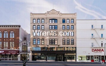 Building Photo - 315 W Riverside