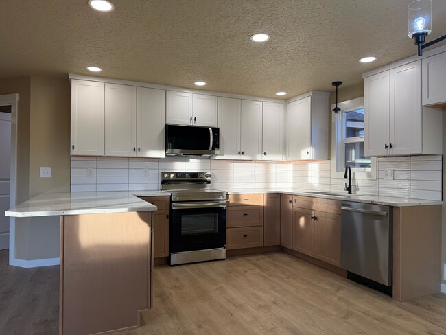 Foto del edificio - 919 Cove Arm Cir