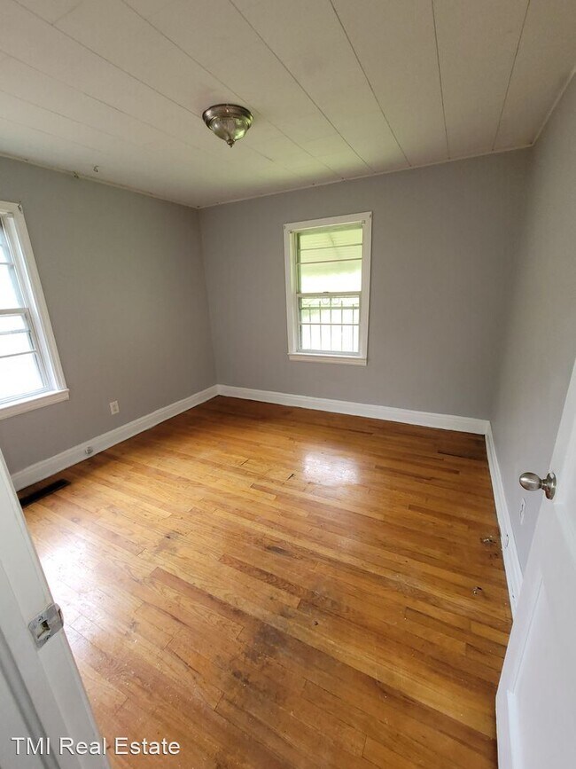 Building Photo - 3 br, 1 bath House - 1741 33rd St Ens