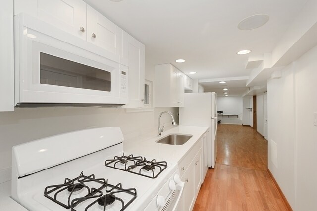 Kitchen - 4126 N Drake Ave