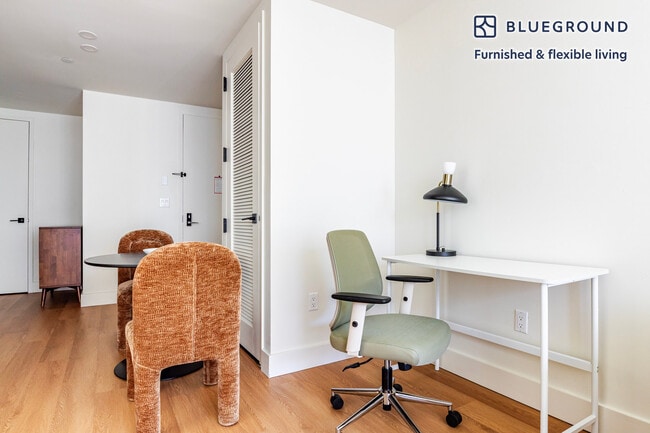 Building Photo - 130 Hope St