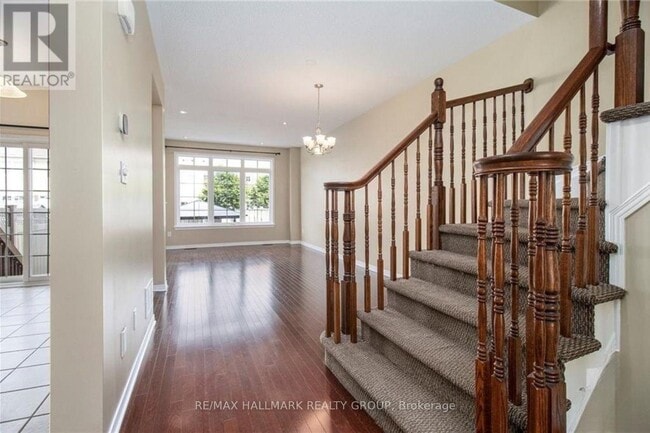 Building Photo - 492 Dundonald Dr