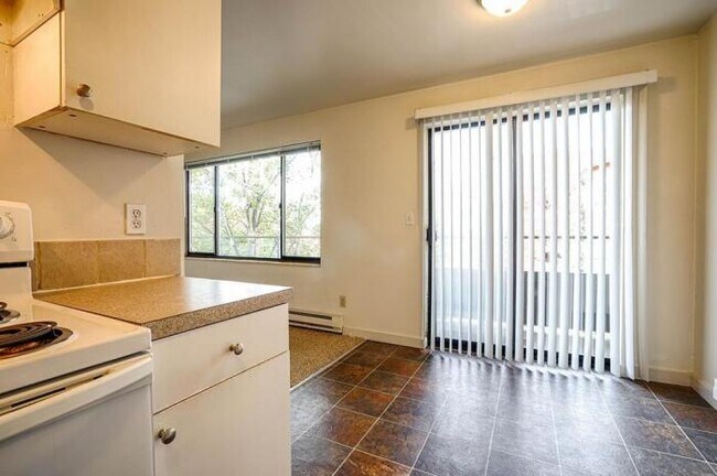 Building Photo - 1 bedroom in Seattle WA 98122