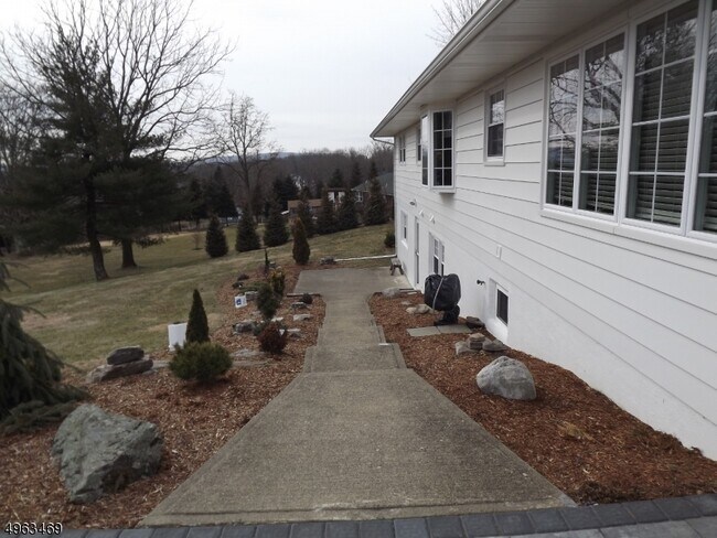 Building Photo - 56 Locust Lake Rd