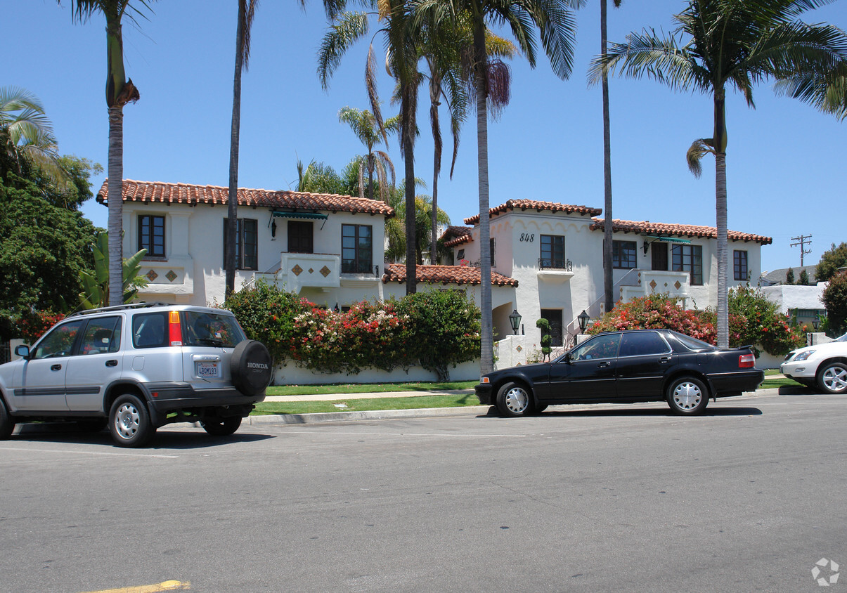 Primary Photo - The Monterey Apartments