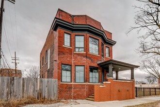Building Photo - 3601 Cochrane St