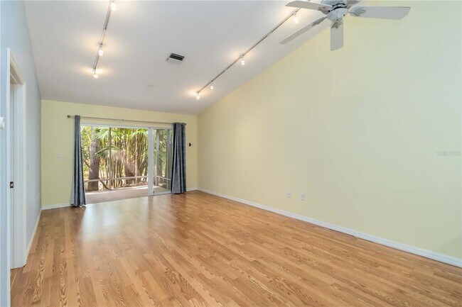 Foto del edificio - 642 N Jefferson Ave