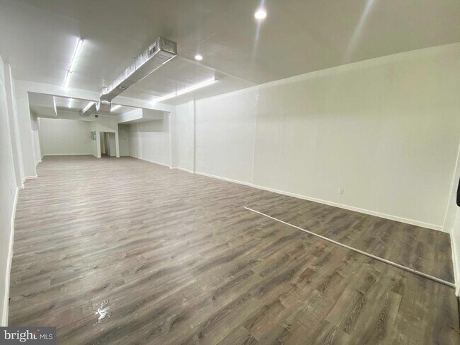 Foto del edificio - 1433 Vernon Rd