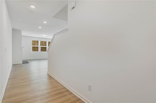 Foto del edificio - 5820 Flint Ln