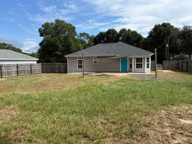 Foto del edificio - 329 Strawbridge Dr