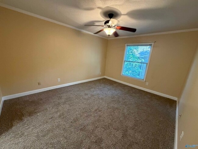 Building Photo - 2083 Woodlawn Dr SW