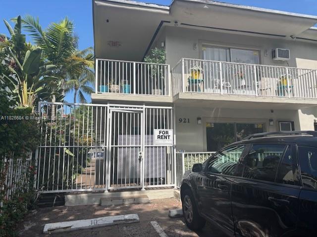 Foto principal - 921 Meridian Ave