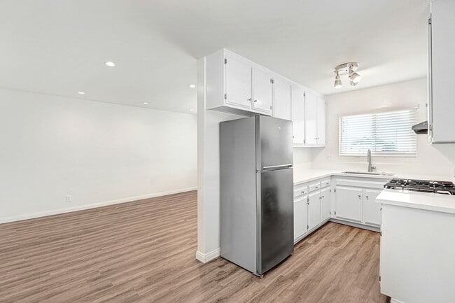 Building Photo - 422 Hill St