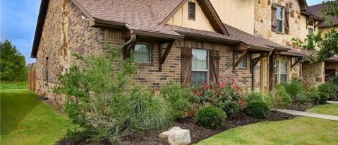 Foto del edificio - 3228 Travis Cole Ave